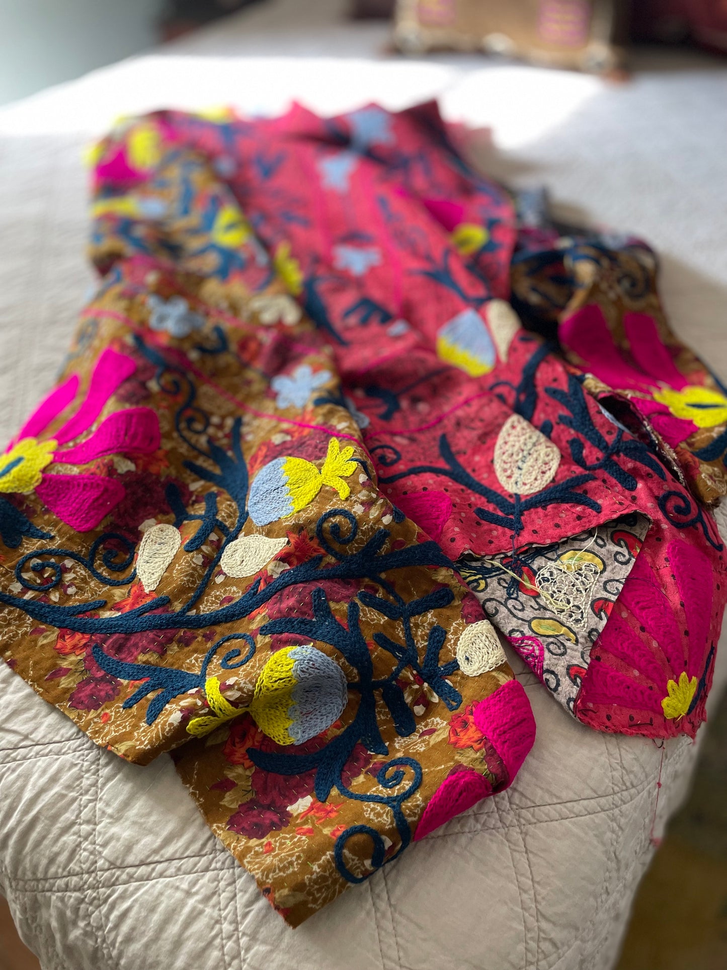 Rowena Reversible Embroidered Kantha Quilt. - Pink Flower