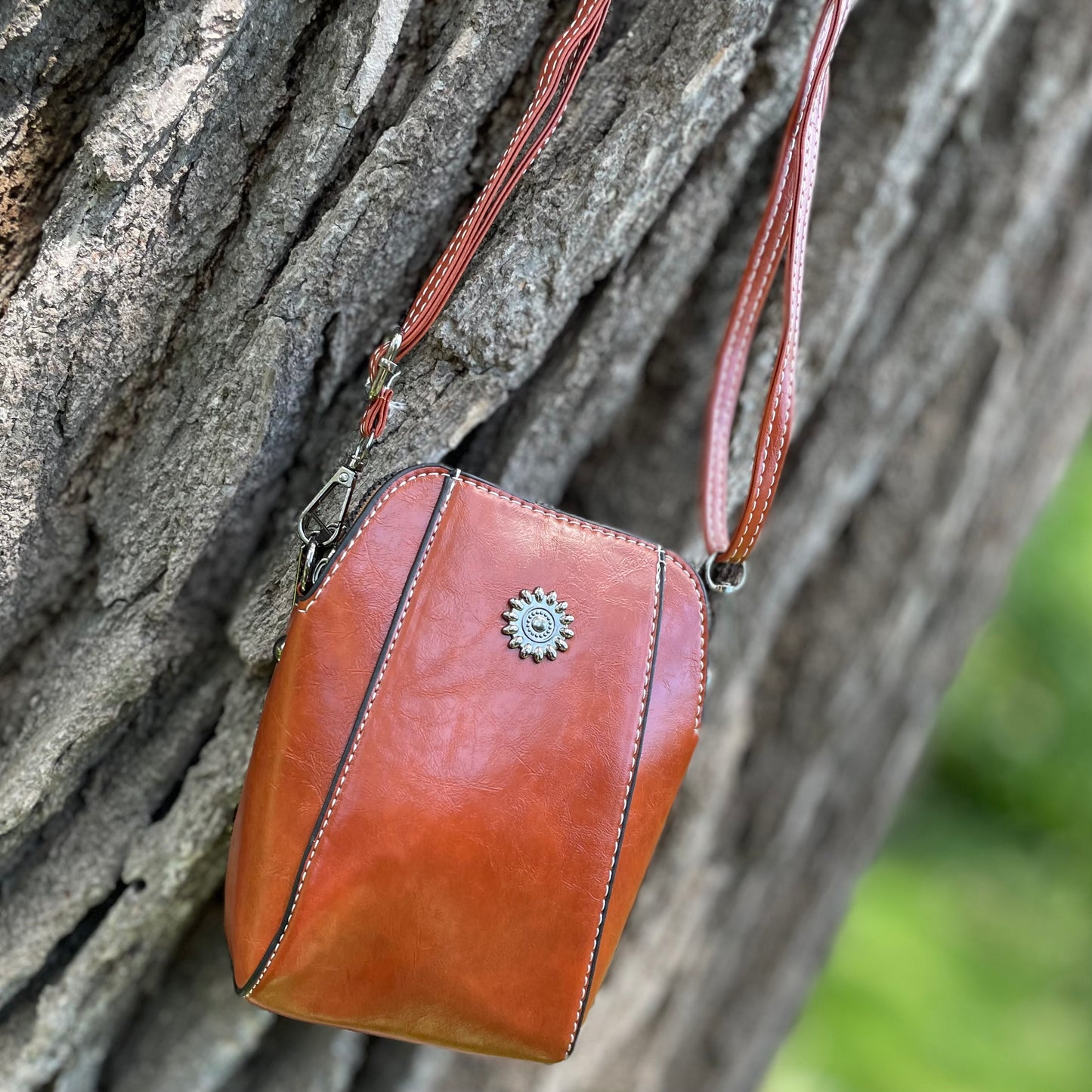 Cassandra Vegan Leather Bag/Rust.