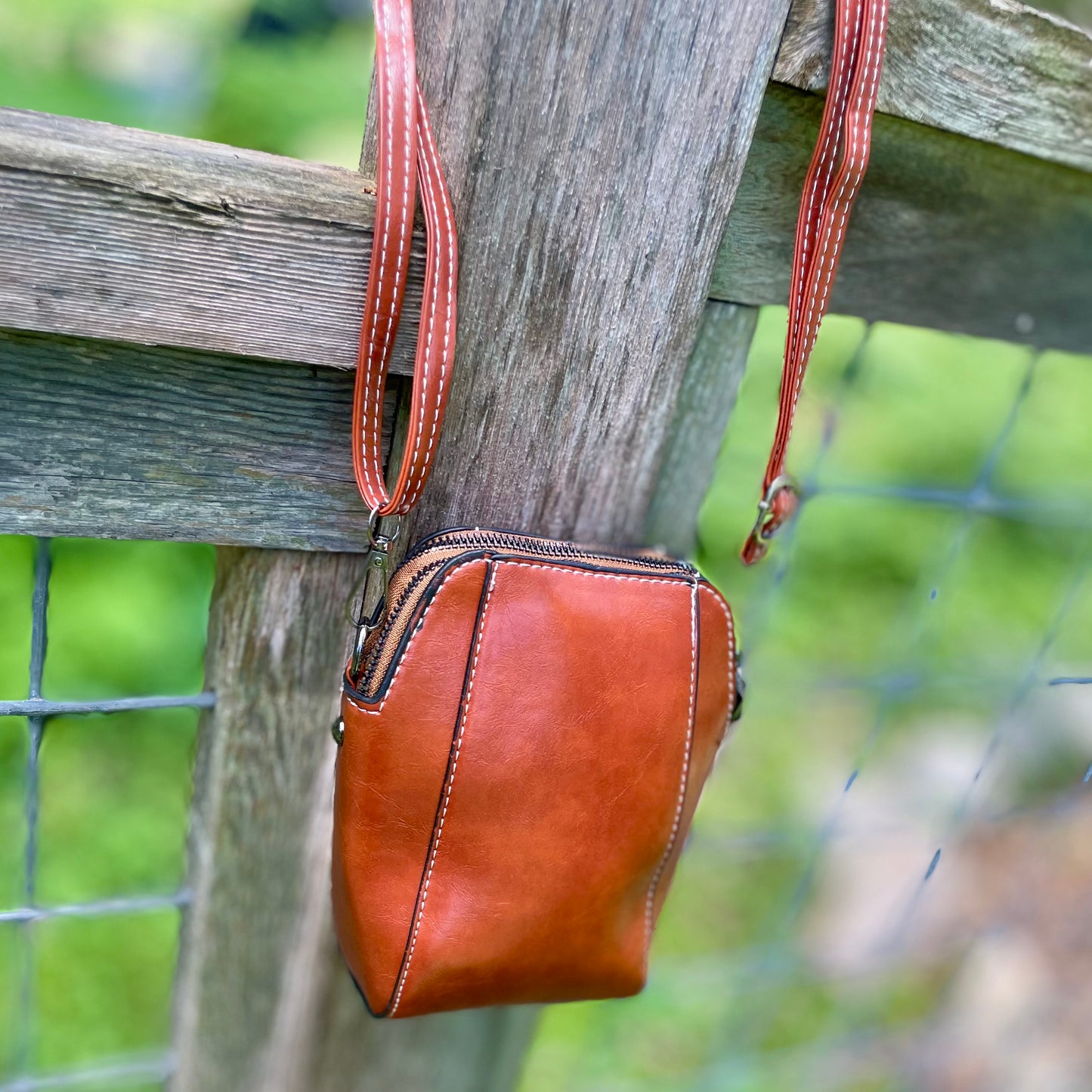 Cassandra Vegan Leather Bag/Rust.