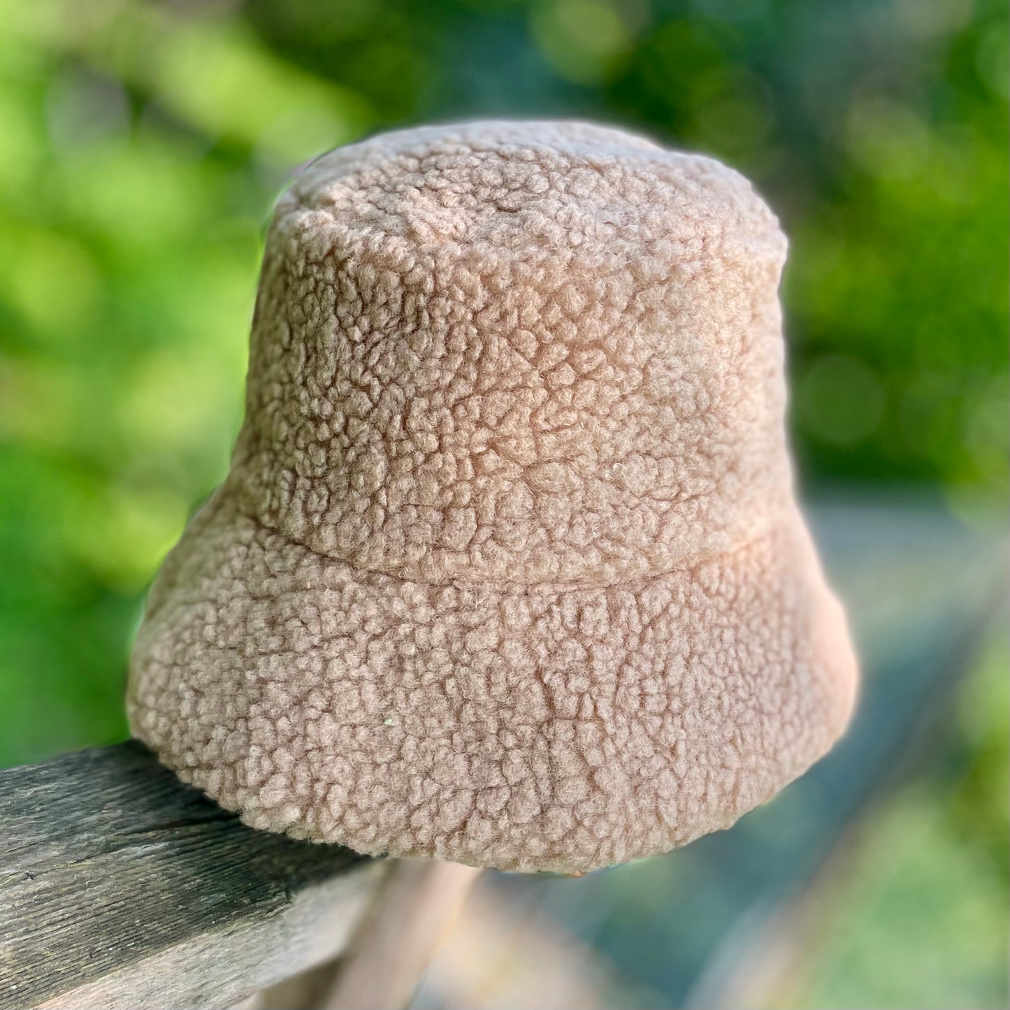 Foxy Sherpa Reversible Bucket Hat. Tan.